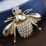 Cute bee brooch cardigan pin - Image 2