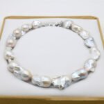 Women's Fashion Baroque Style Pearl Necklaces - Image 4