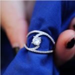 Fashionable Gorgeous Zircon Curved Rings Women's Engagement Wedding Rings - Image 3